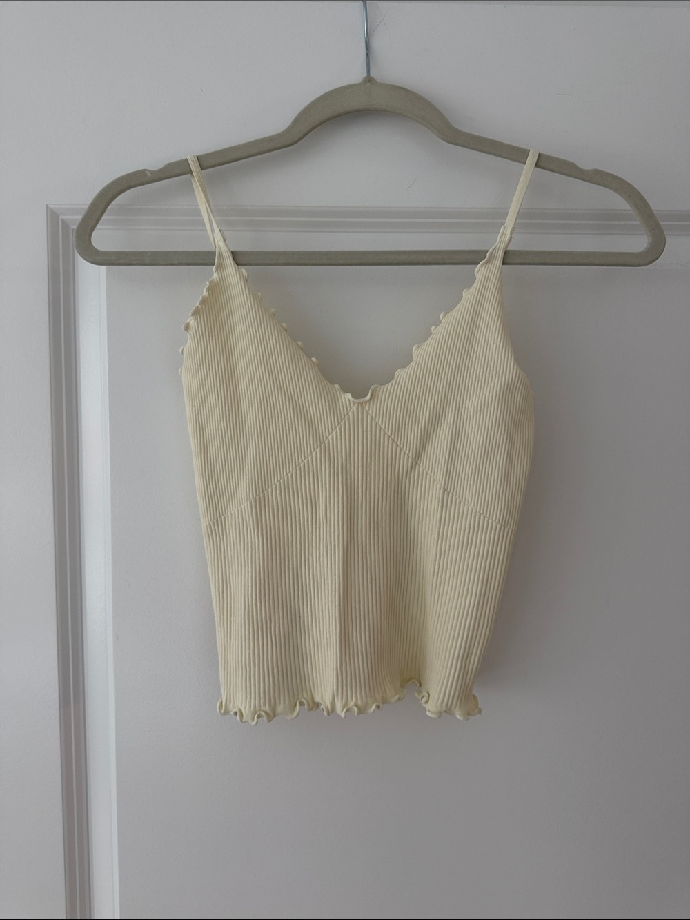 NWT Free People Ribbed V-Neck Spaghetti Strap Crop Top — Cream
